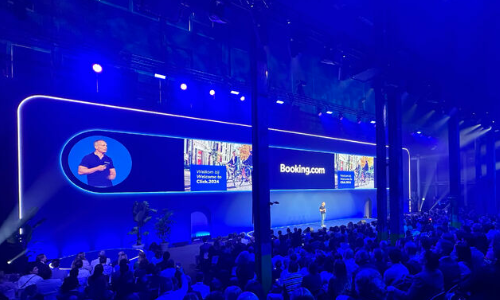 Afbeelding van grootschalige bedrijfsconferentie